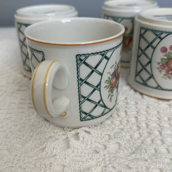 VIlleroy and Boch Basket 1748 Made in Germany Vitro Porcelain Set 4 Mugs - Picture 6 of 10